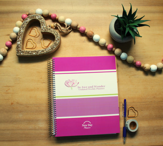 UNDATED In Awe and Wonder Weekly Planner (Flower)
